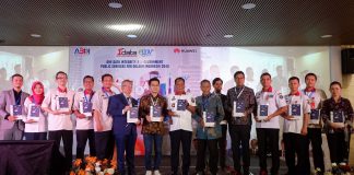 Potret Bersama saat peluncuran Buku Cloud Security